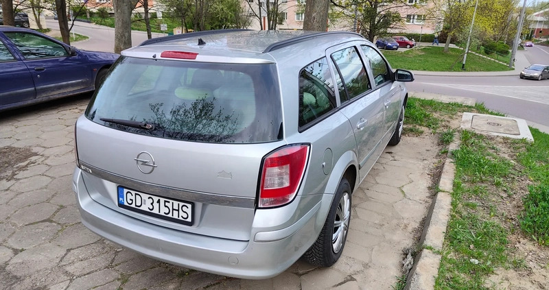 Opel Astra cena 8700 przebieg: 204500, rok produkcji 2008 z Gdańsk małe 172